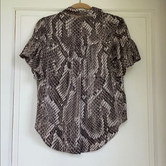 Pretty Flutter Sleeve Button Front Blouse - Picture 5 of 5